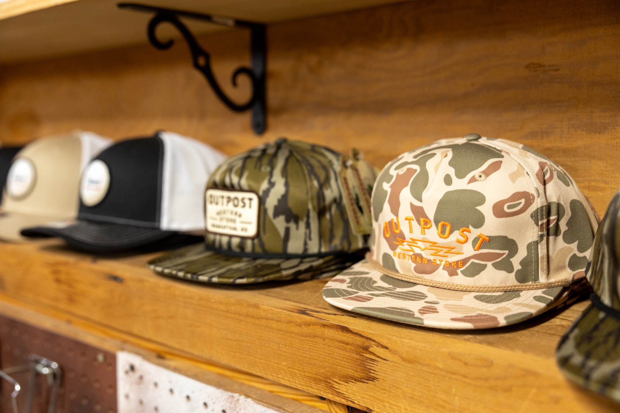 Caps