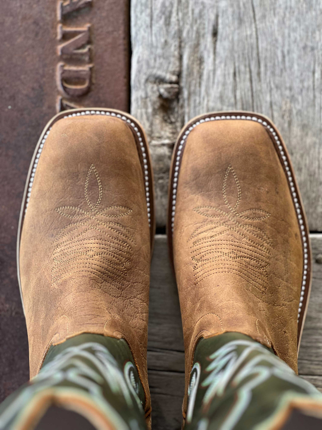 Toe View Olathe Boot Co. | Natural Brahma Bison/Jade Navajo Boot