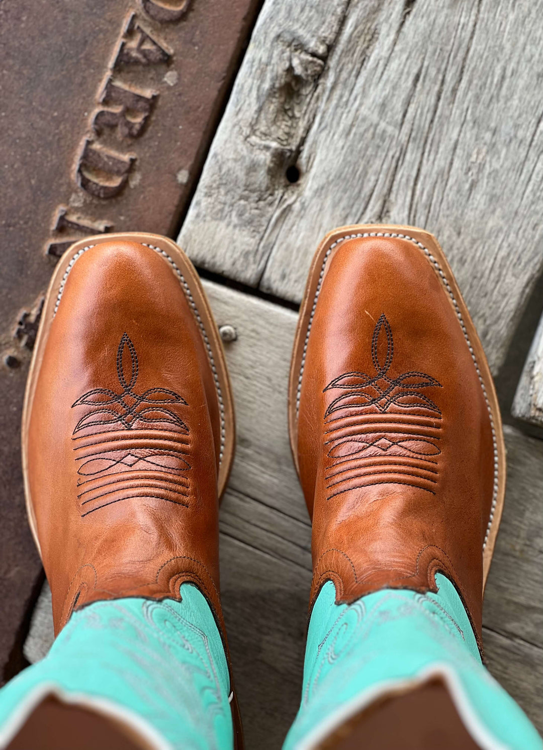 Toe View Fenoglio Boot Co. | Cognac Oiled Pull Up Boot