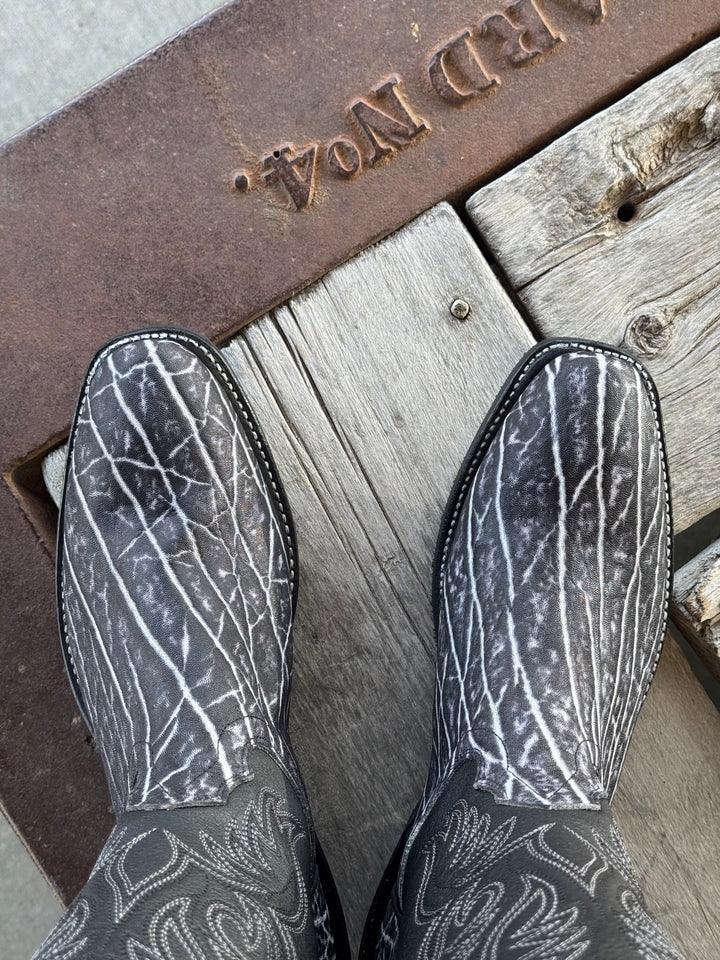 Fenoglio Boot Co. | Cookies N Cream Elephant Boot | Toe View