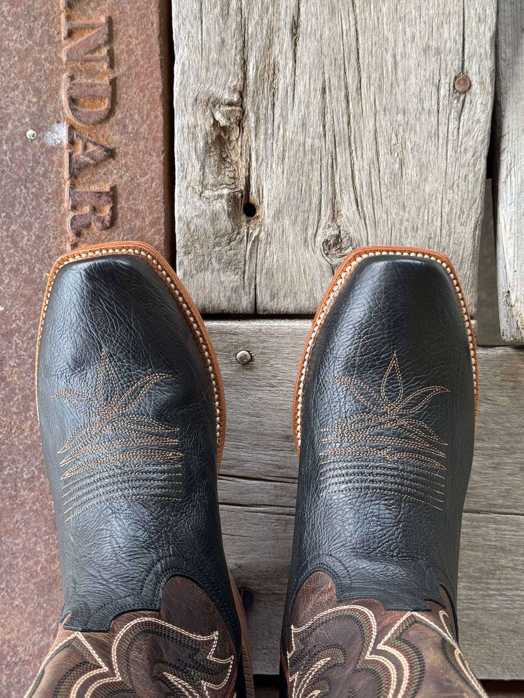 HYER Boot Co. | Riley Black Shrunken Calf Boot | Toe View