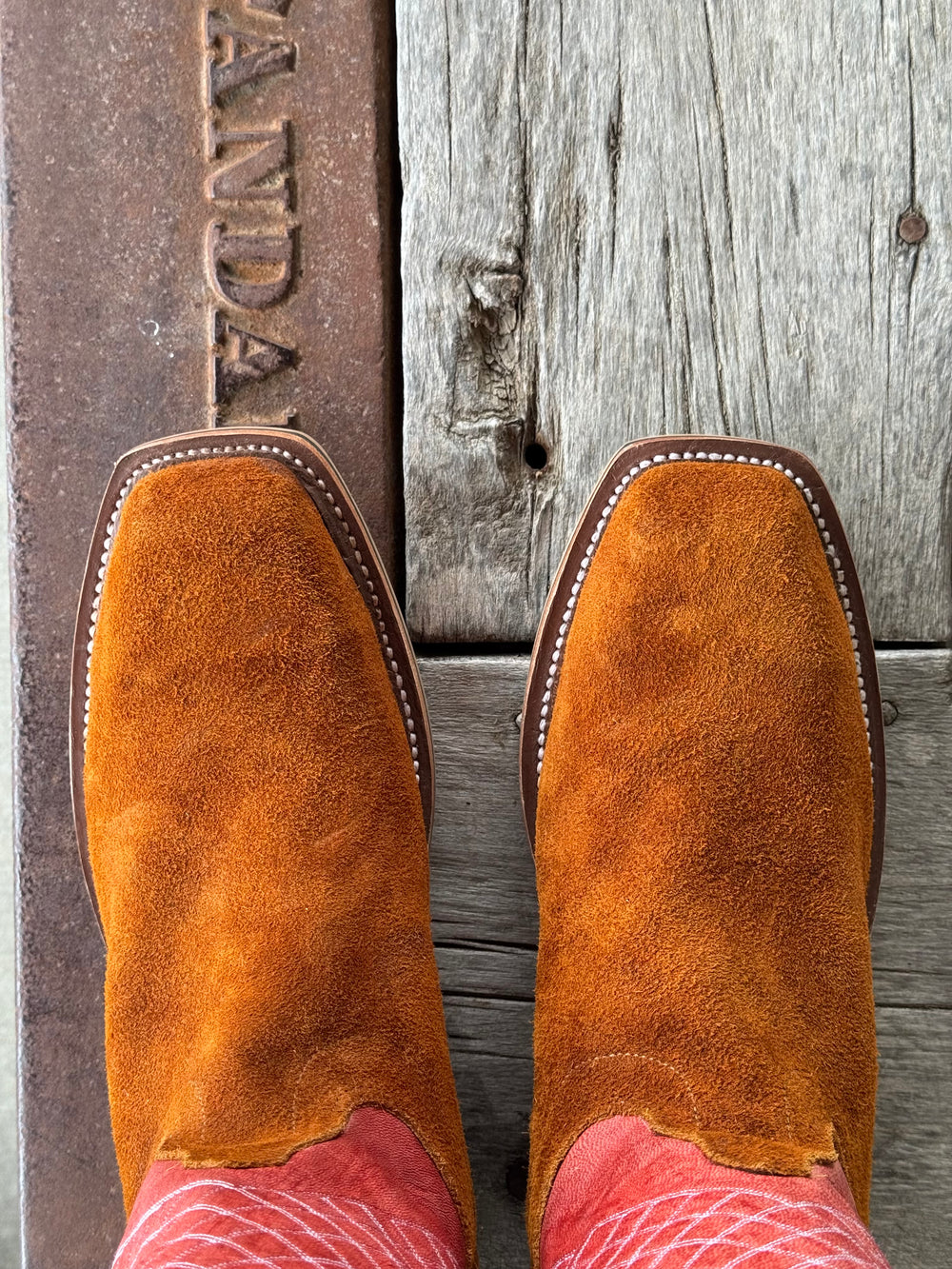Olathe Boot Co. | Rust Crazy Horse Roughout Boot | Toe View