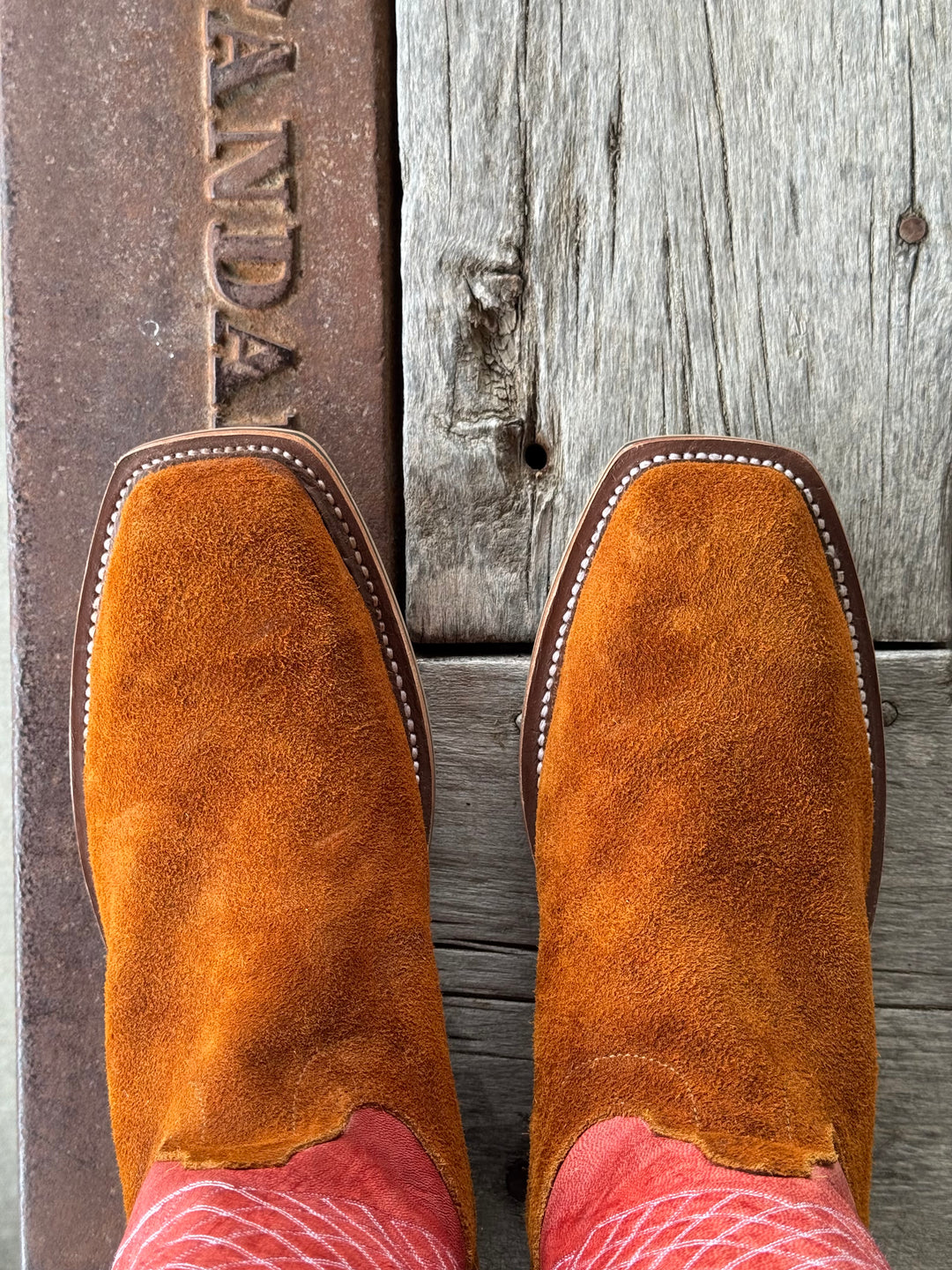 Olathe Boot Co. | Rust Crazy Horse Roughout Boot | Toe View