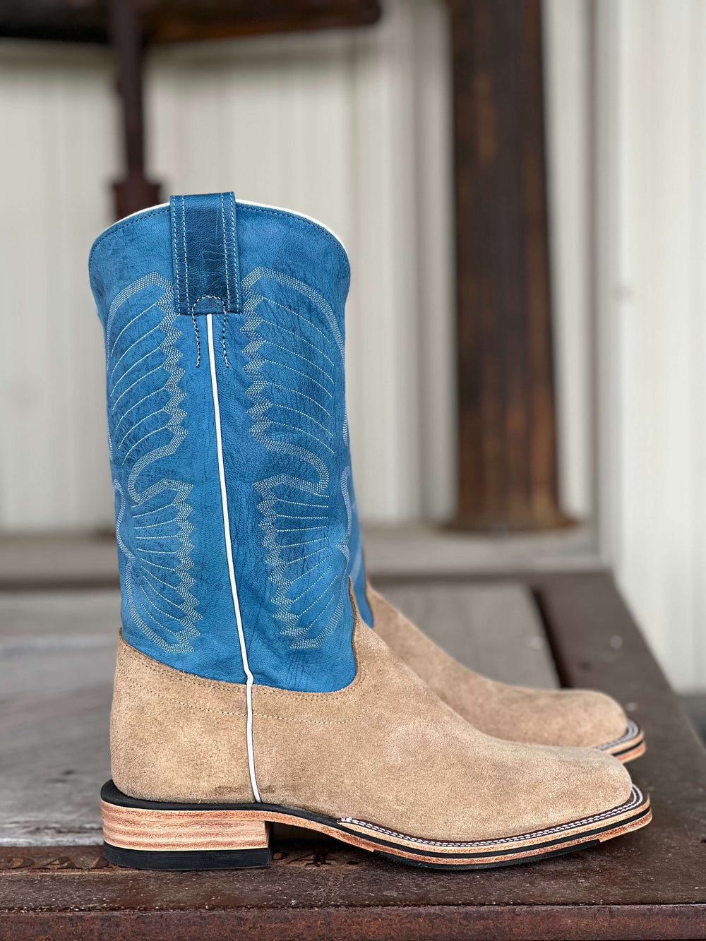 Olathe Boot Co. | Mesquite Beeswax Danube Mad Dog Boot | Side View