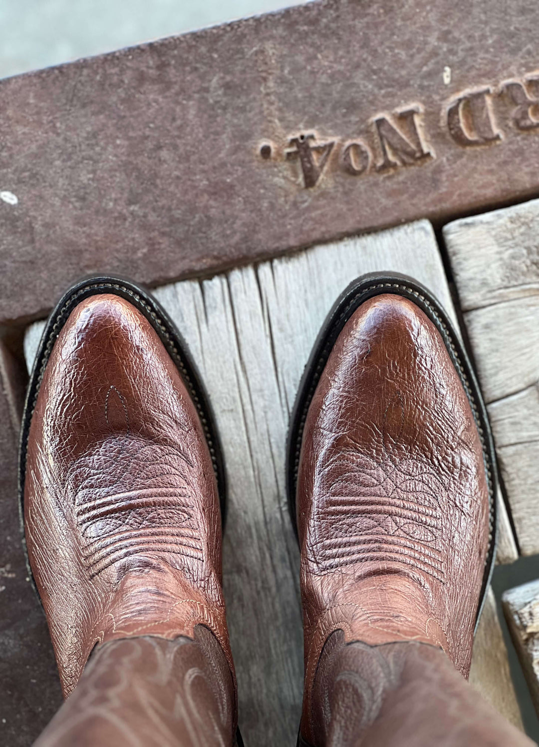 Fenoglio Boot Co. | Kango Tobaco Smooth Quill Ostrich Boot | Toe View