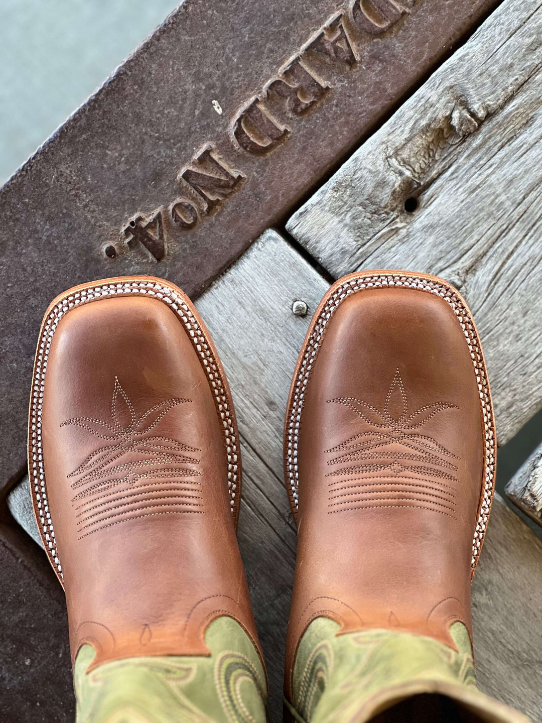 HYER Boot Co. | Codell Oilbuck Cowhide Boot | Toe View