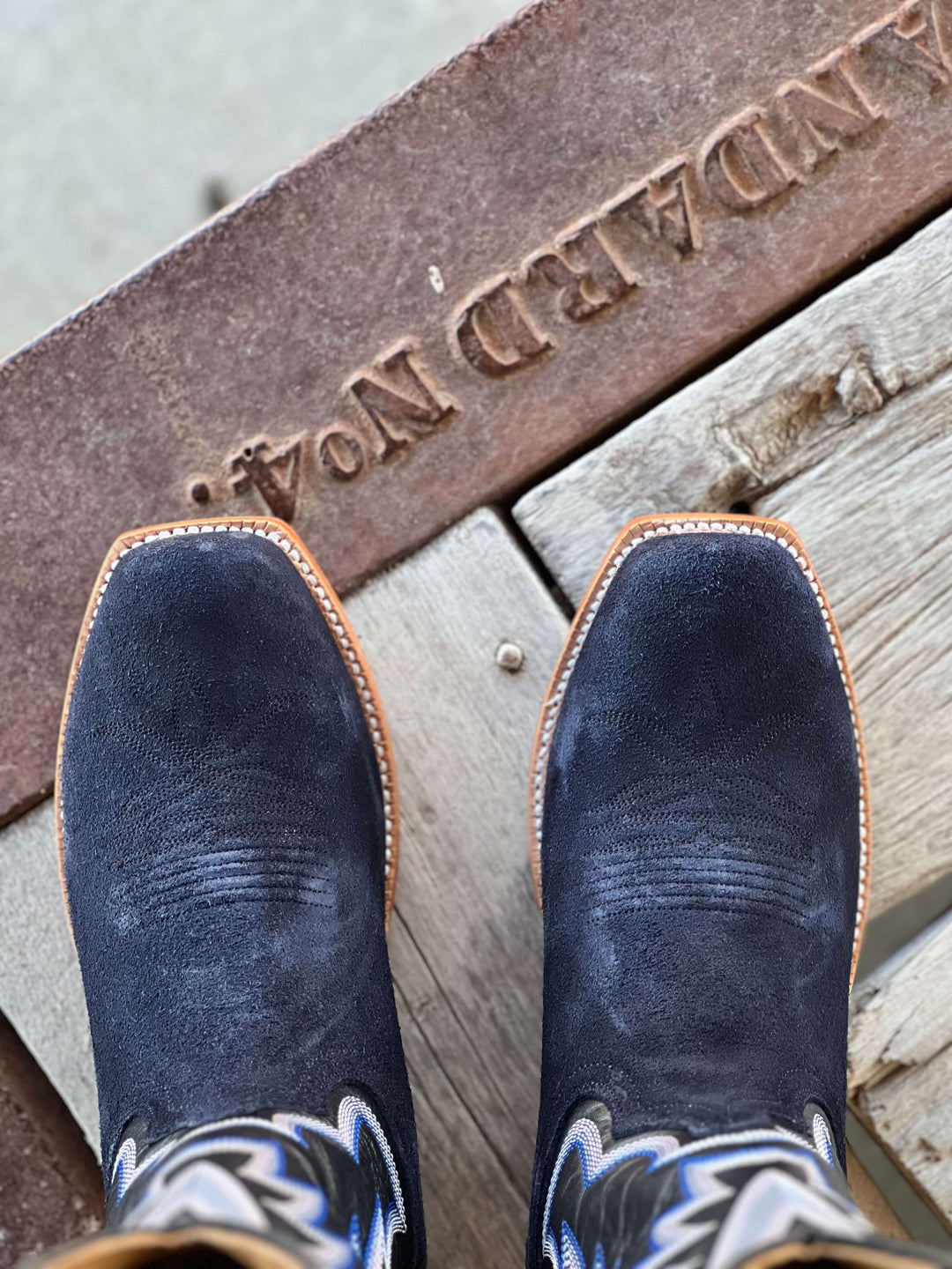 HYER Boot Co. | Culver Blue Roughout Boot | Toe View