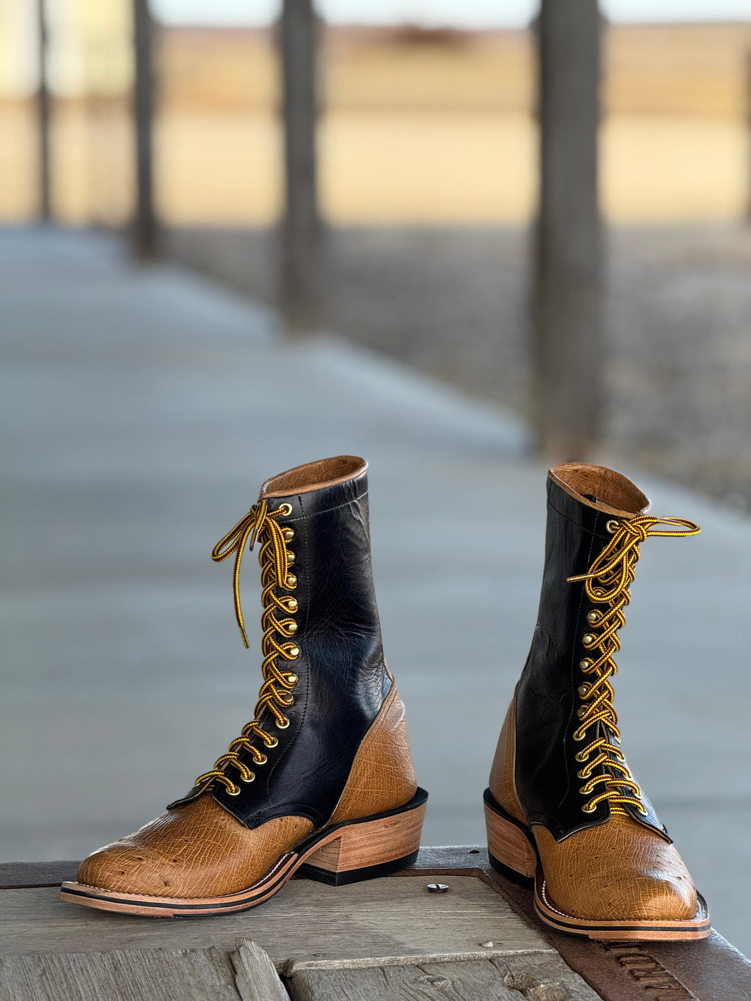 Olathe Boot Co. | Antique Saddle Mad Dog Lacer Ostrich Boot