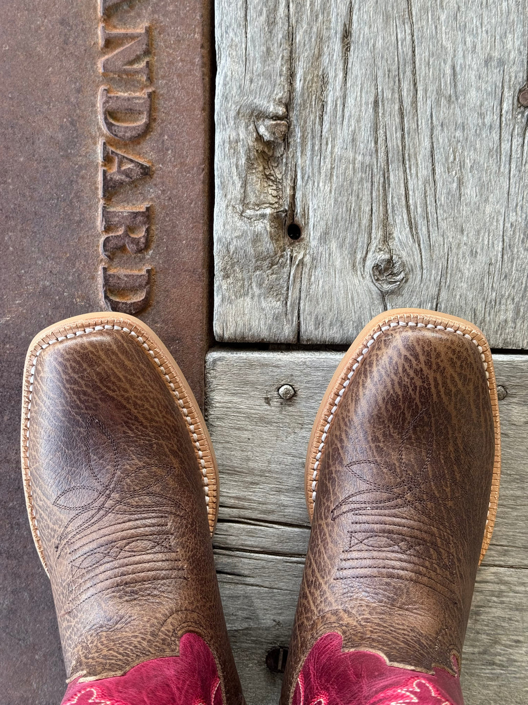 HYER Boot Co. | Sun City Tumbled Tan Cowhide Boot | Toe View