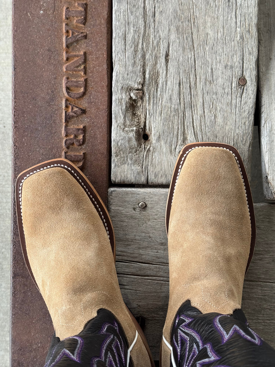 Olathe Boot Co. | Teak Crazyhorse Roughout/Black Kidskin Boot | Toe View