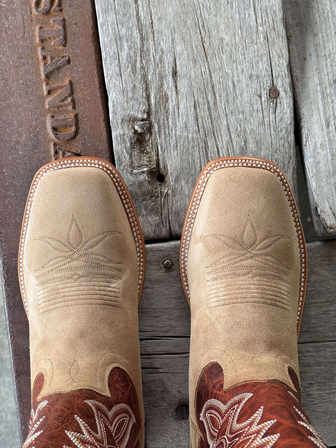 HYER Boot Co. | Holton Sand Roughout Boot | Toe View