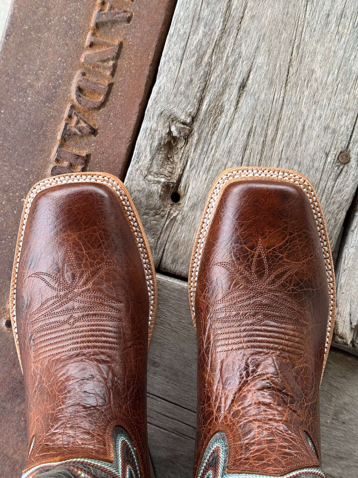 HYER Boot Co. | Walton Brown Clay Cowhide Boot | Toe View