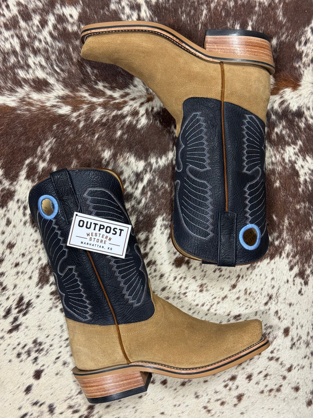 Olathe Boot Co. | Tan Newman O Toe Boot