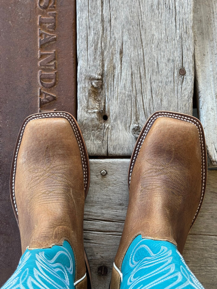 Olathe Boot Co. | Distressed Bison Boot | Toe View