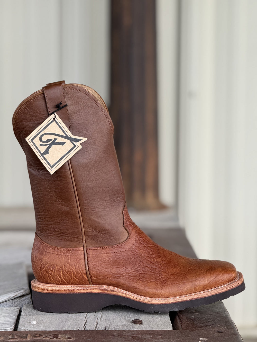 Fenoglio Boot Co. | Habanna Square Toe Taurus Shoulder Boot | Side View