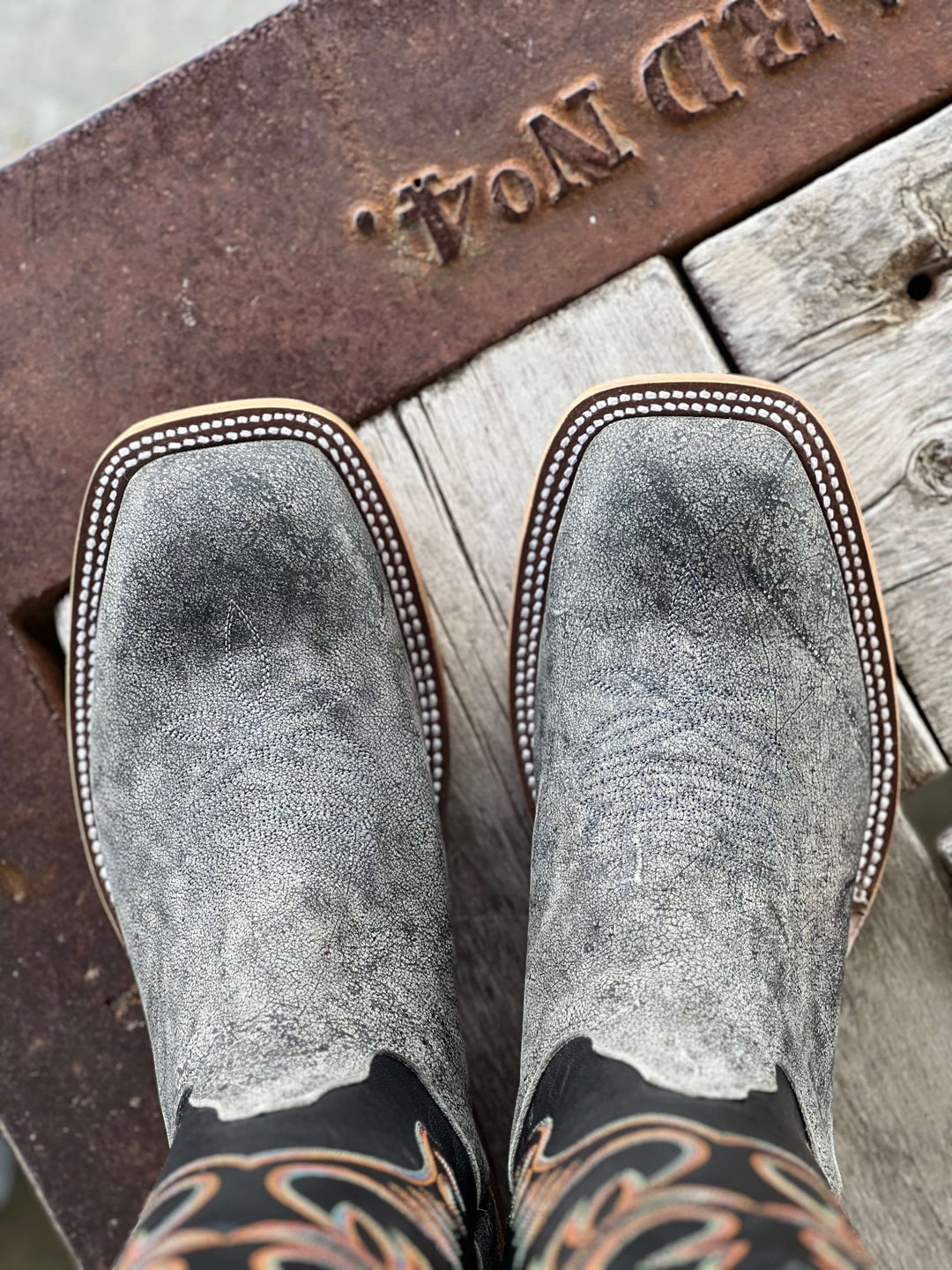 Olathe Boot Co.  | Slate Safari Giraffe Black Kidskin Boot | Toe View