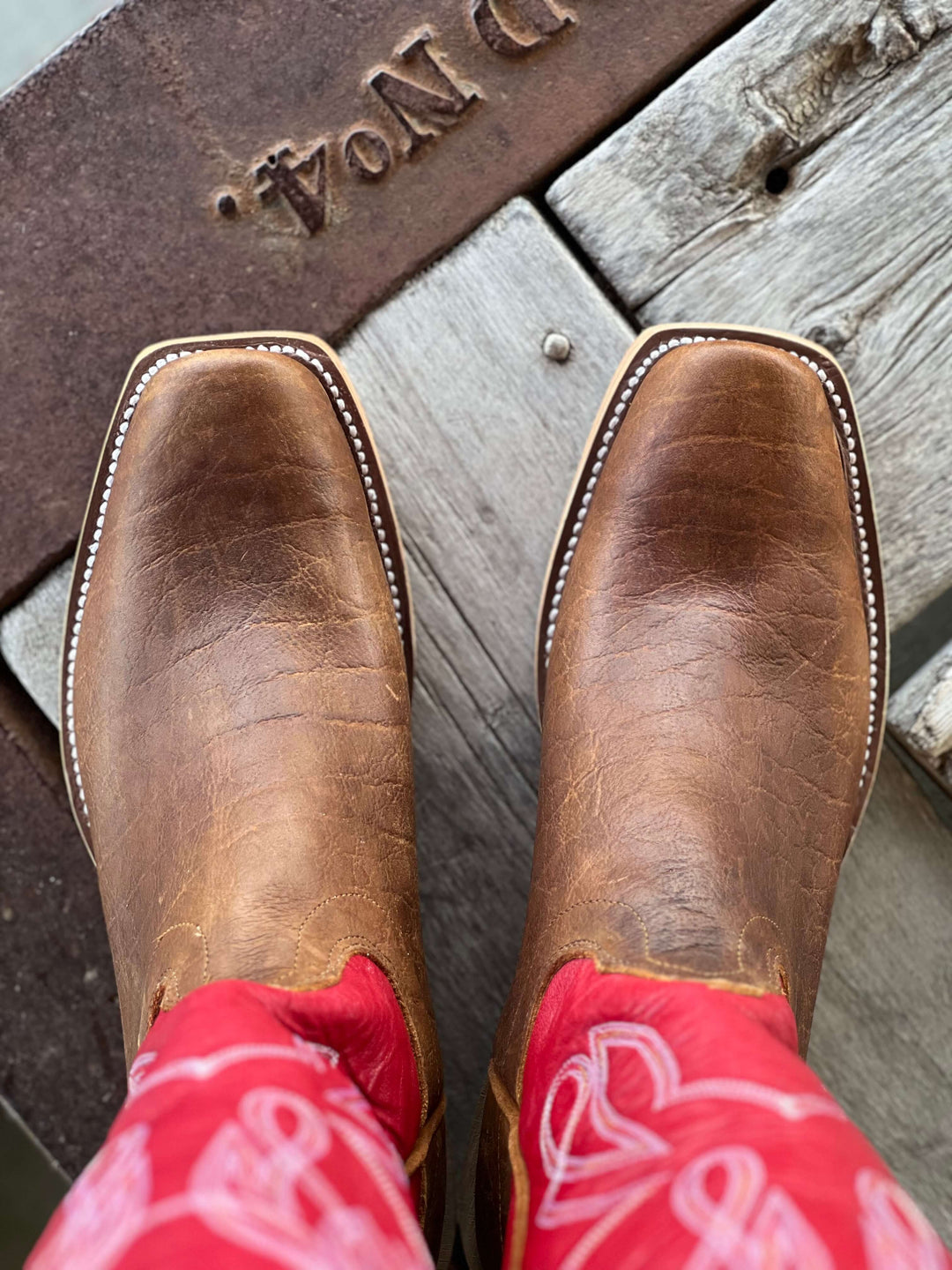 Olathe Boot Co. | Natural Brahma Bison O Toe Tall Top Boot | Toe View