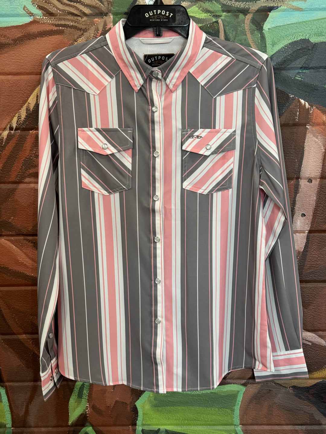 Outpost Women's Performance Grey & Pink Pearl Snap LS Shirt