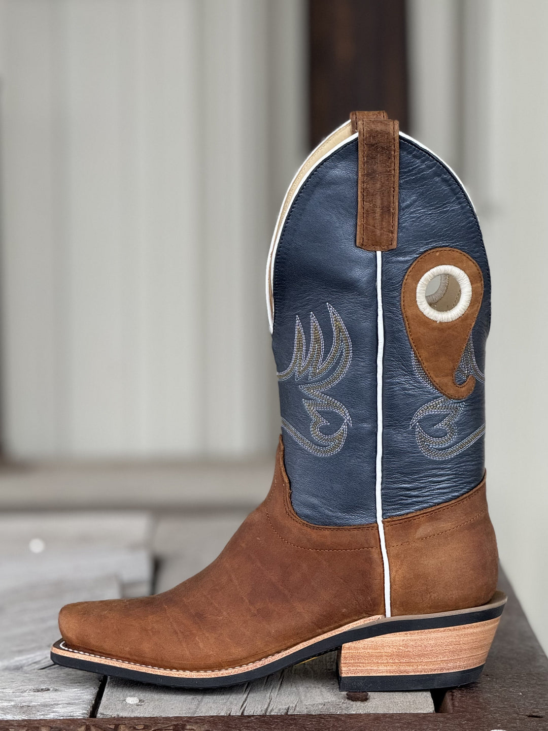 Olathe Boot Co. | Natural Brahma Bison O Toe Boot | Side View