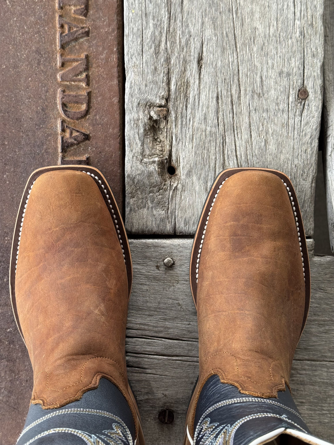 Olathe Boot Co. | Natural Brahma Bison O Toe Boot | Toe View