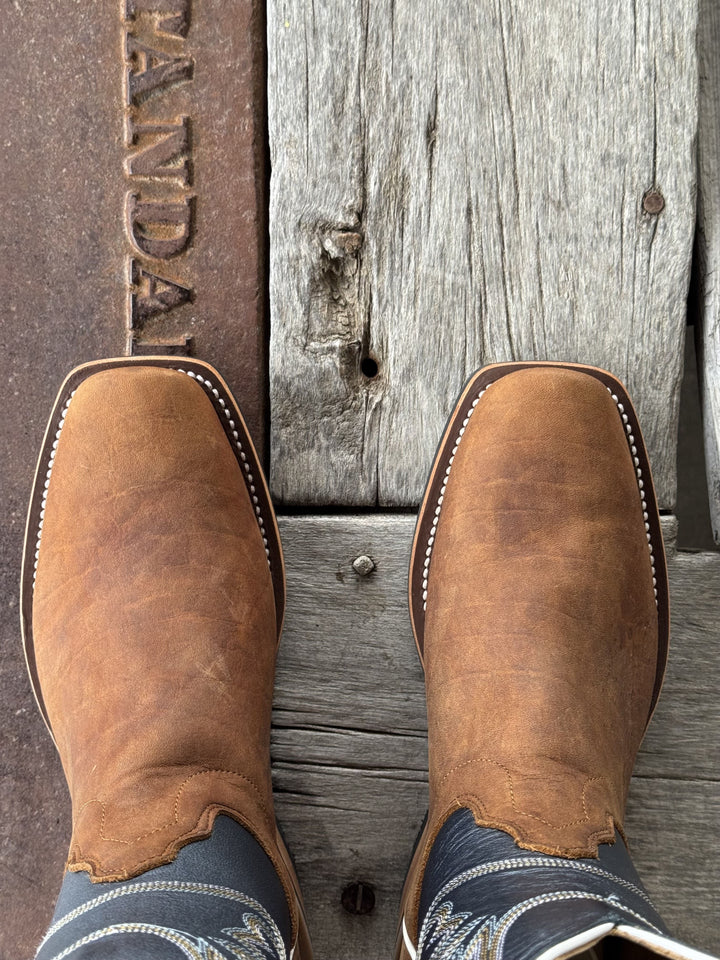 Olathe Boot Co. | Natural Brahma Bison O Toe Boot | Toe View