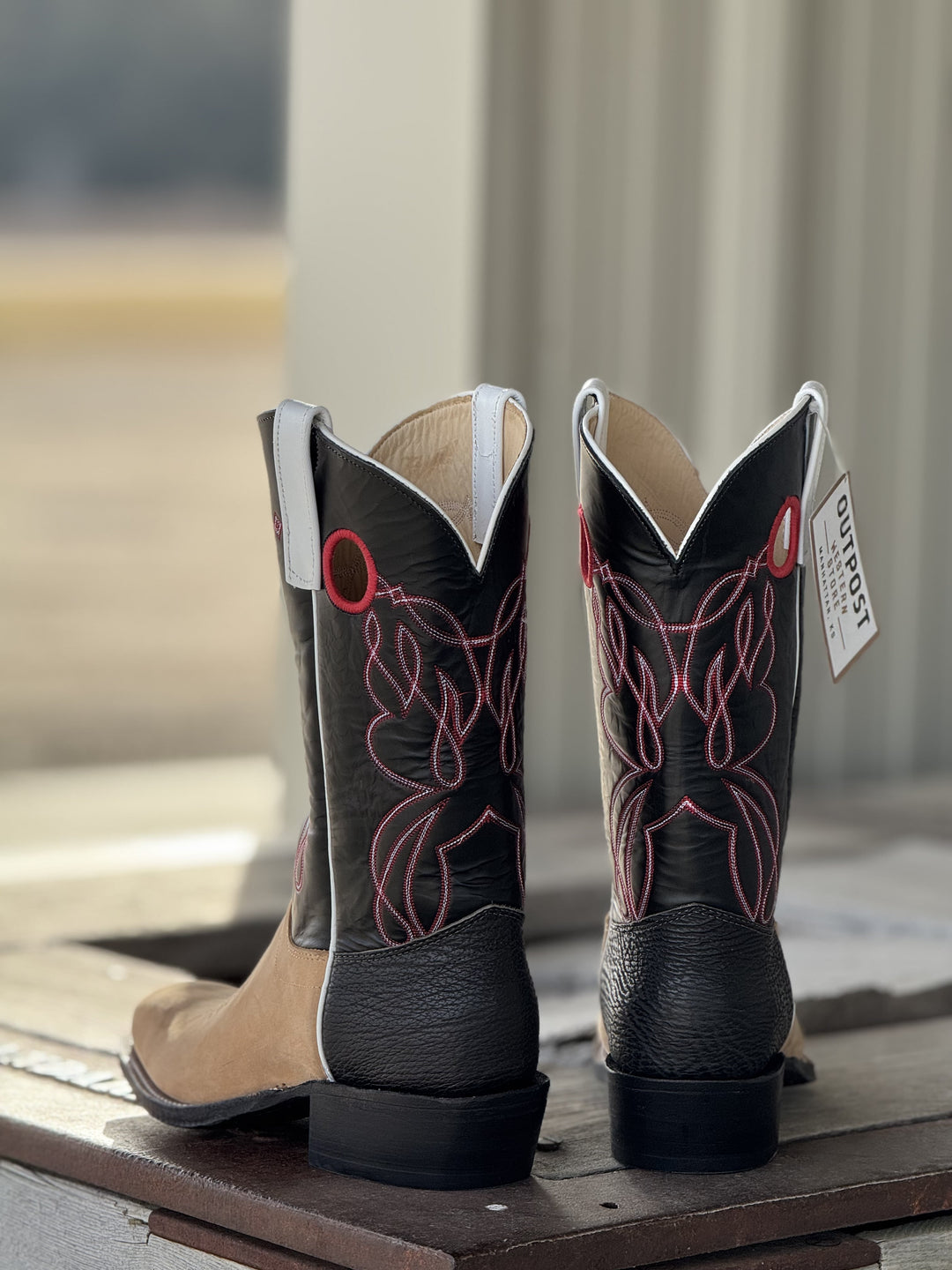 Olathe Boot Co. | Teak Crazyhorse/Black Glove Boot | Heel Counter