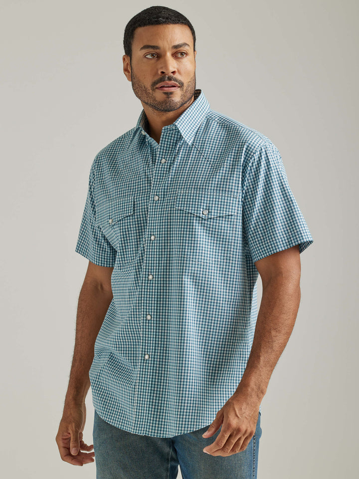 front view Wrangler | Wrinkle Resist Western SS Green Plaid Shirt