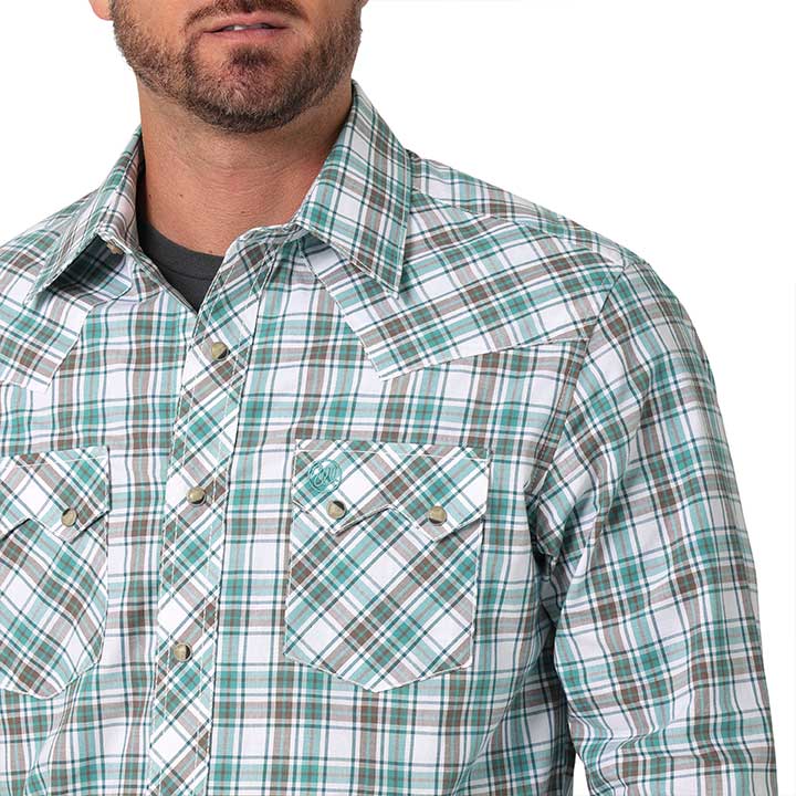 pocket detail Wrangler | Retro Modern Fit Turquoise Plaid LS  Shirt