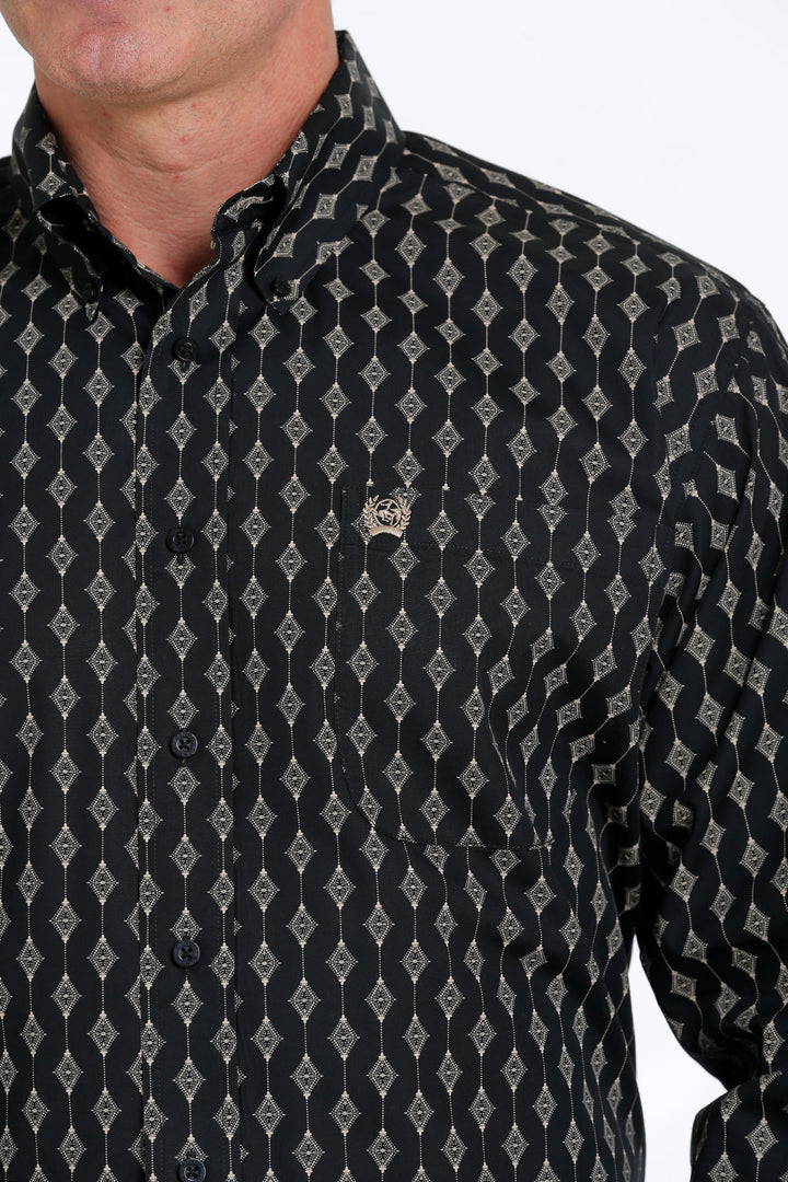 Close view pocket detail Cinch | Black Print LS Classic Shirt
